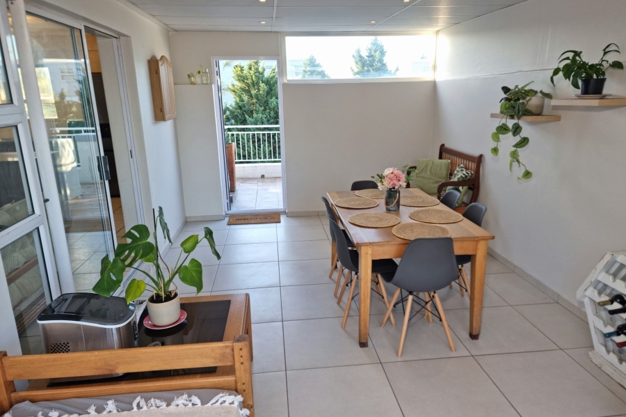 To Let 2 Bedroom Property for Rent in Vredekloof East Western Cape